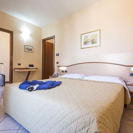 Residence XX Settembre Alba  Room photo