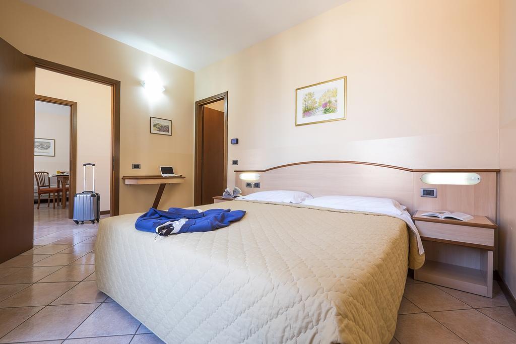 Residence XX Settembre Alba  Room photo
