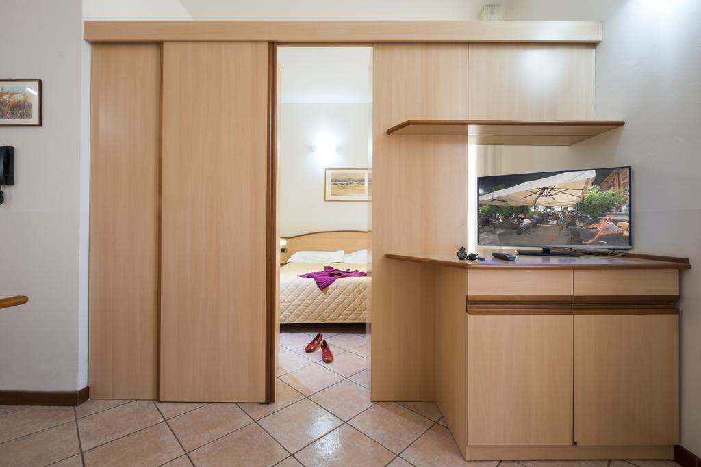 Residence XX Settembre Alba  Room photo