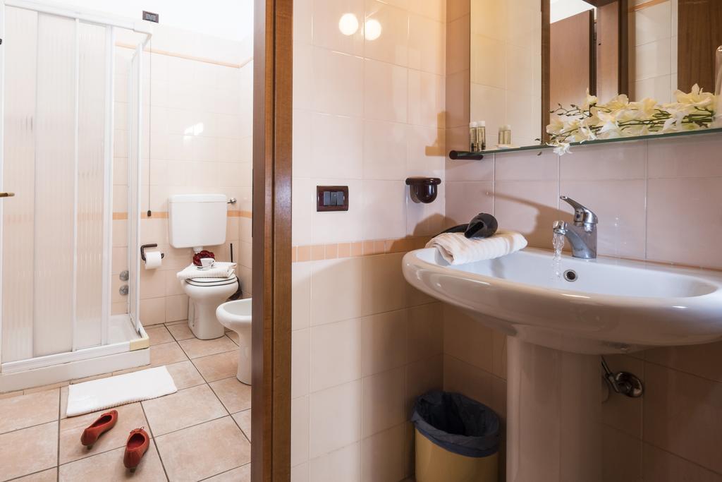 Residence XX Settembre Alba  Room photo